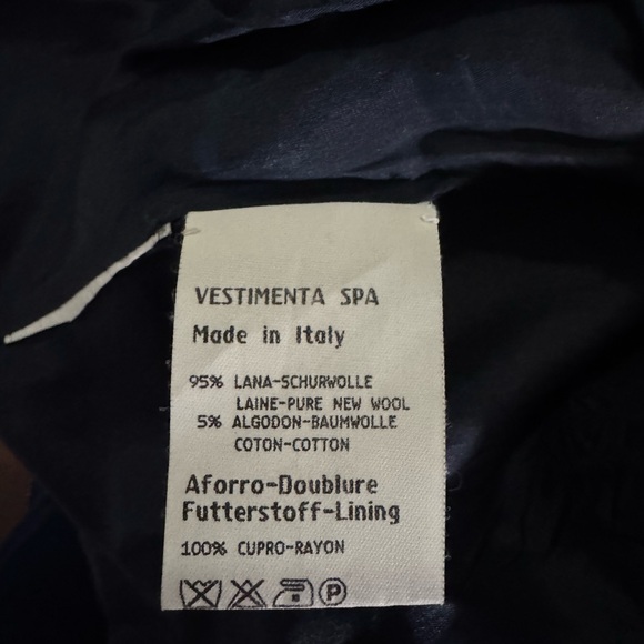 Vintage Giorgio Armani Blazer - Picture 3 of 7